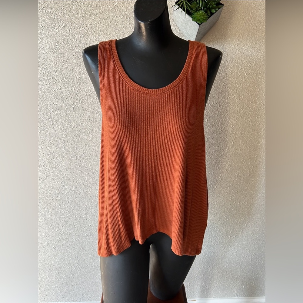 Forever 21 Rust Orange Ribbed Tank Top Size Medium Flowy Spring Autumn Country